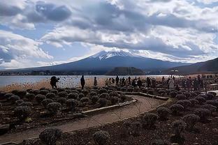 德天空：拜仁向朗尼克提供一份3年合同，并承诺转会话语权